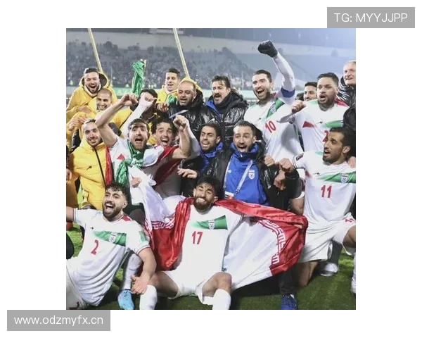 体育头条：国际足球赛季震撼开幕 球迷热议最强阵容与新星崛起 - 副本 - 副本 (2)